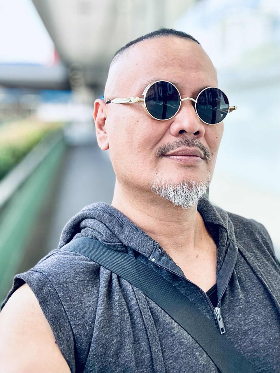 Dean Francis Alfar photo